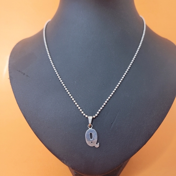 Vintage Jewelry - 925 Mexican silver initial "Q" pendant